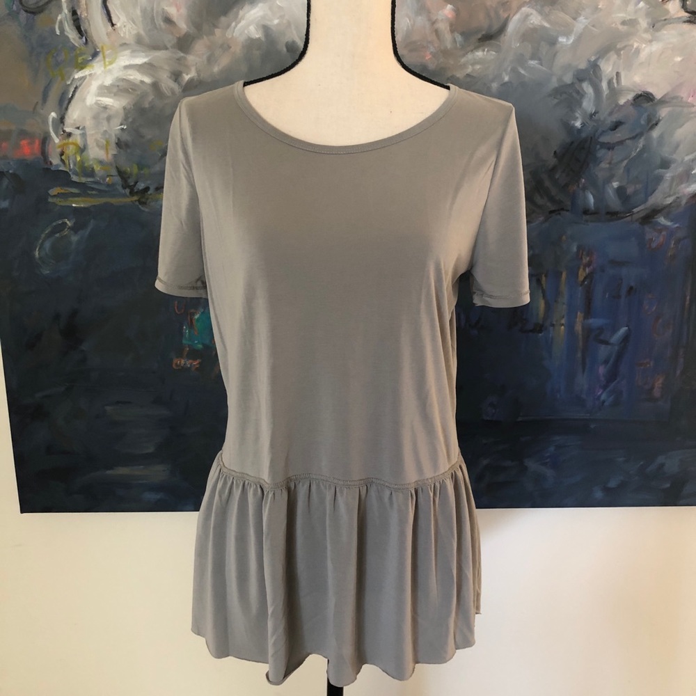 Mote short sleeve swing top in light grey large